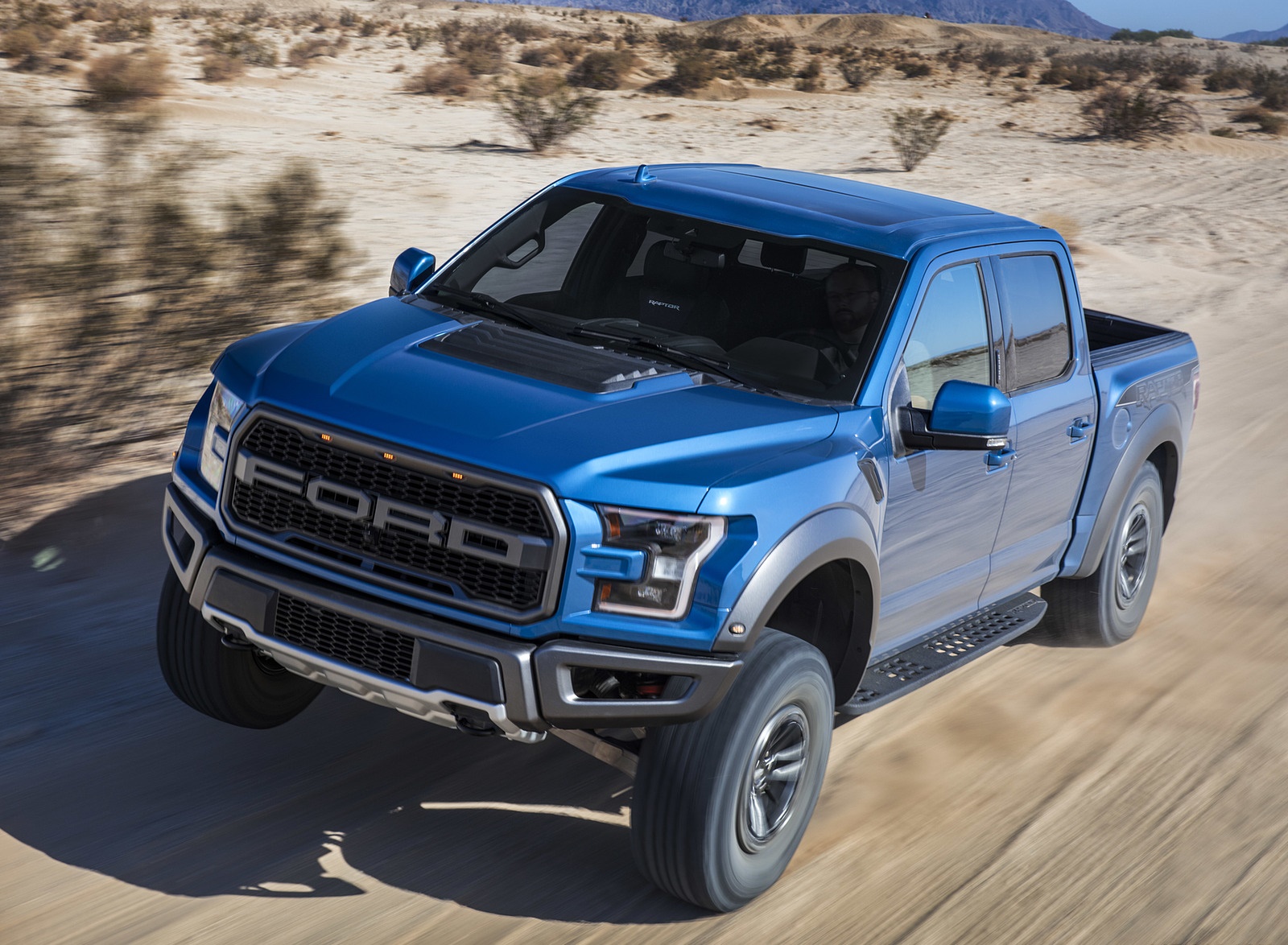 2019 Ford F 150 Raptor Front Three Quarter Wallpapers - HD Wallpaper 