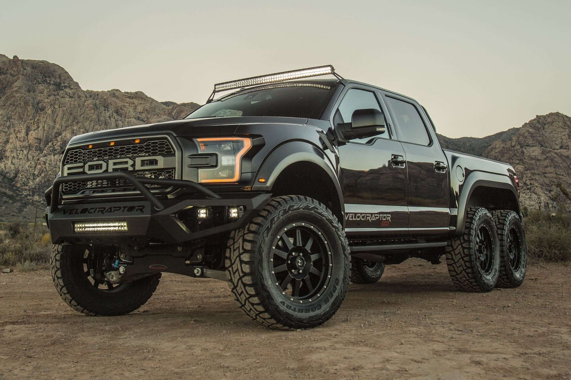 2019 Ford F 150 Raptor Wallpaper 
 Data Src Ford F - Ford F1 50 Velociraptor - HD Wallpaper 