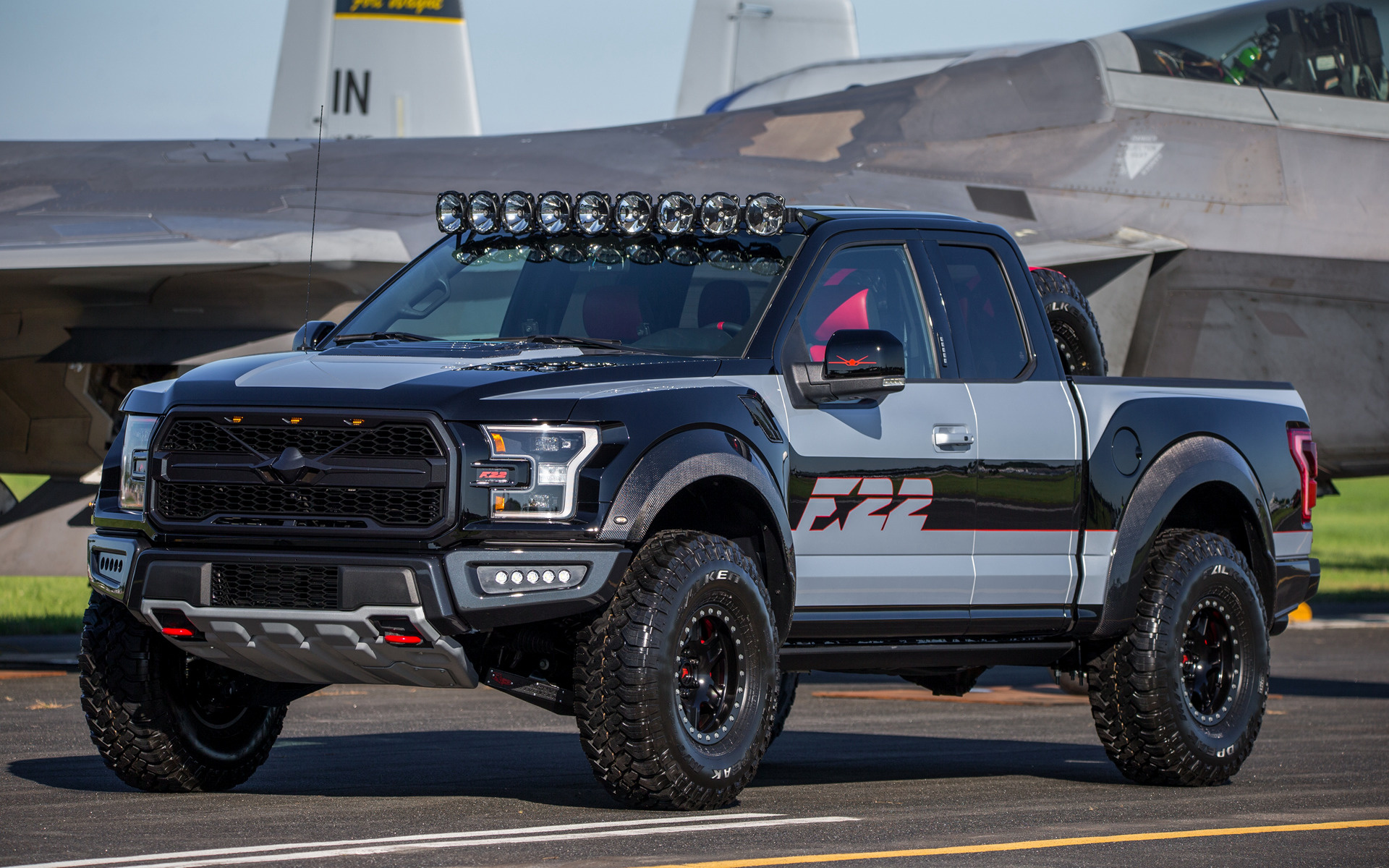 F22 Raptor Ford F150 - HD Wallpaper 