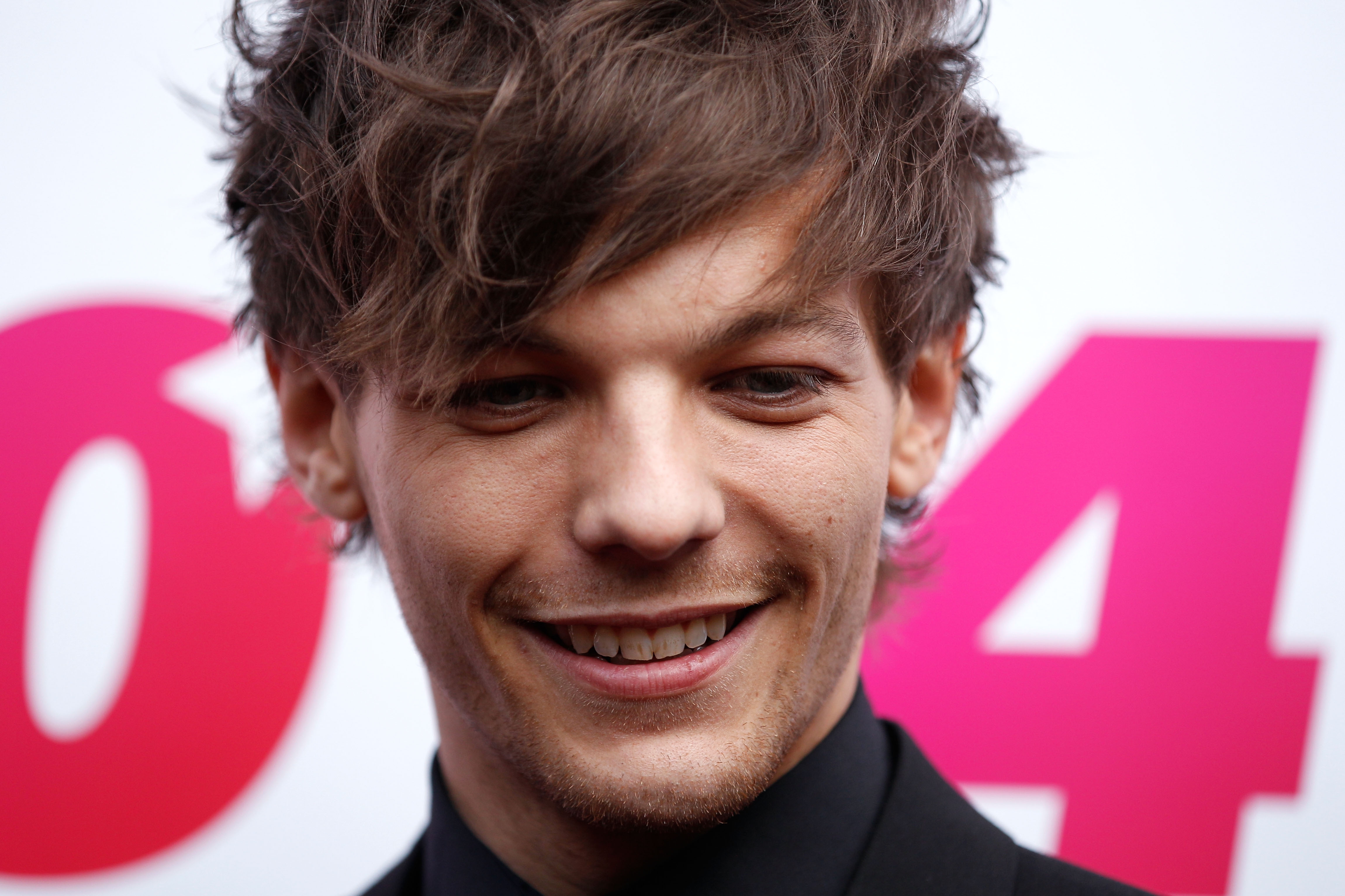 Louis Tomlinson High Definition Wallpapers - HD Wallpaper 