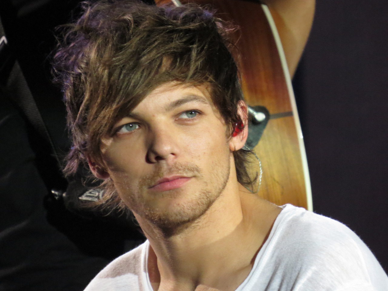 Louis Tomlinson - Louis Tomlinson Labios - HD Wallpaper 