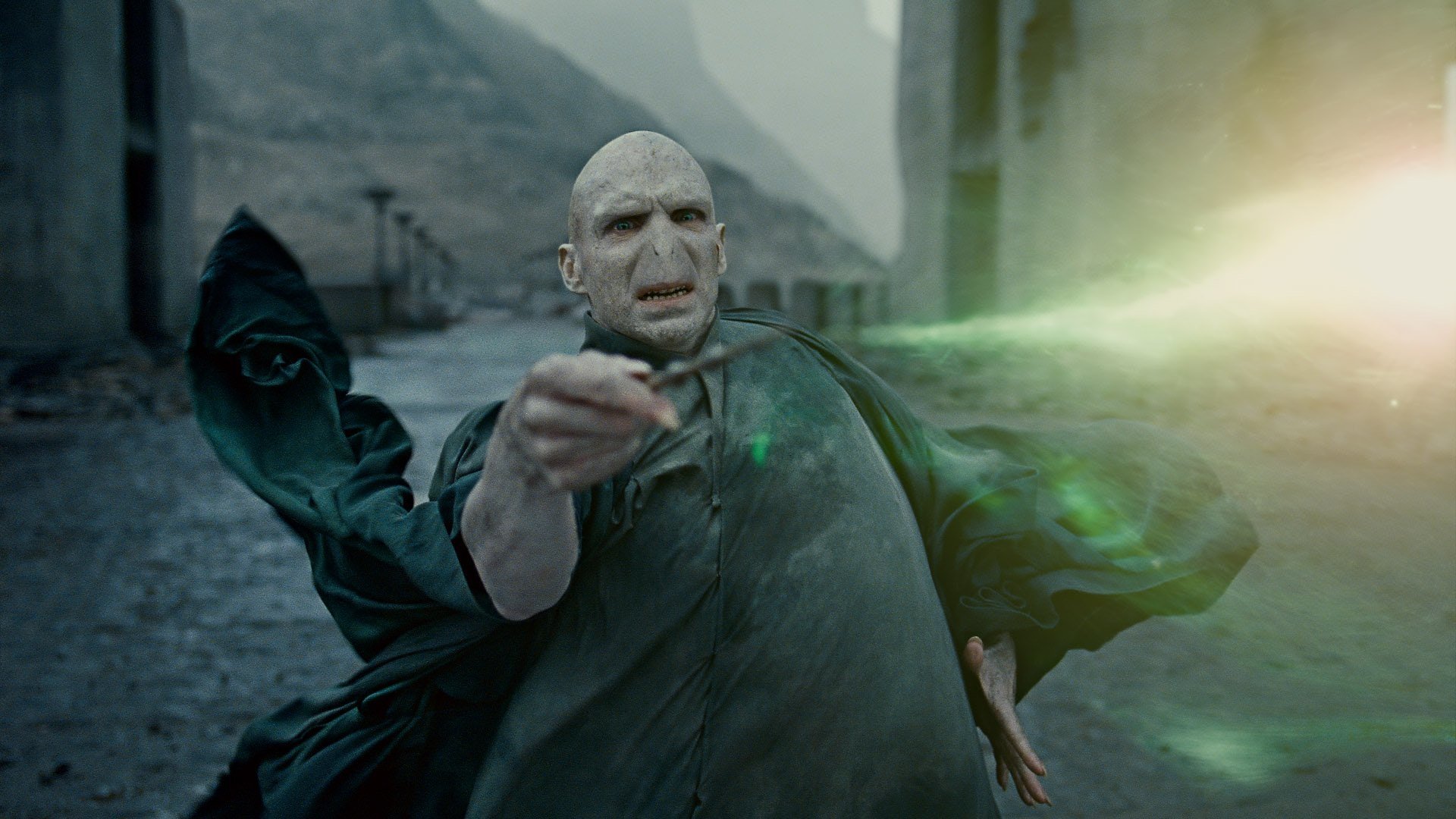 Harry Potter Deathly Hallows Voldemort - HD Wallpaper 