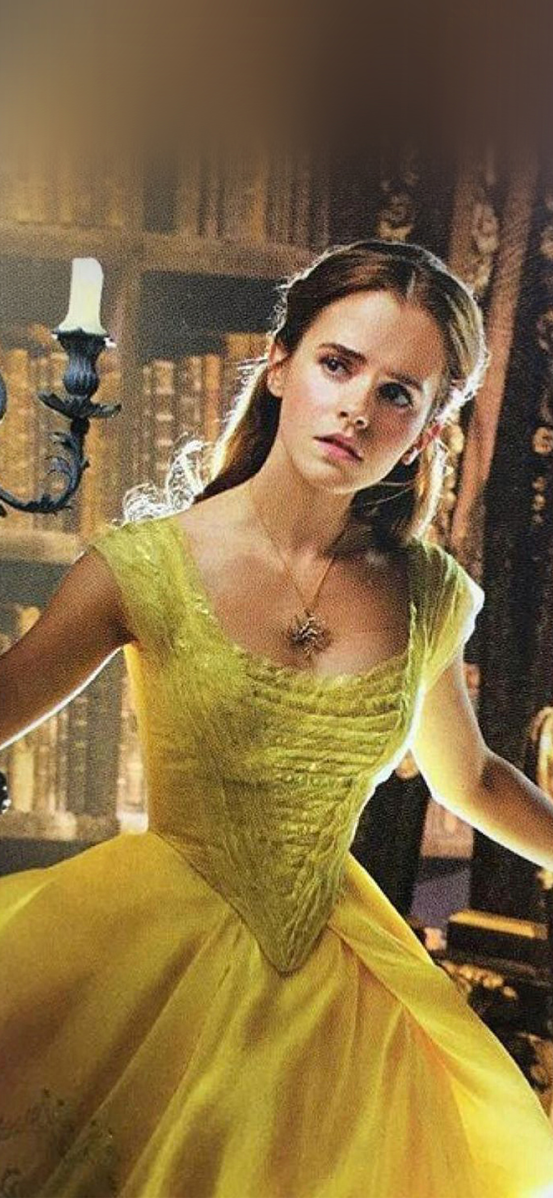 Emma Watson Beauty And The Beast Necklace - HD Wallpaper 