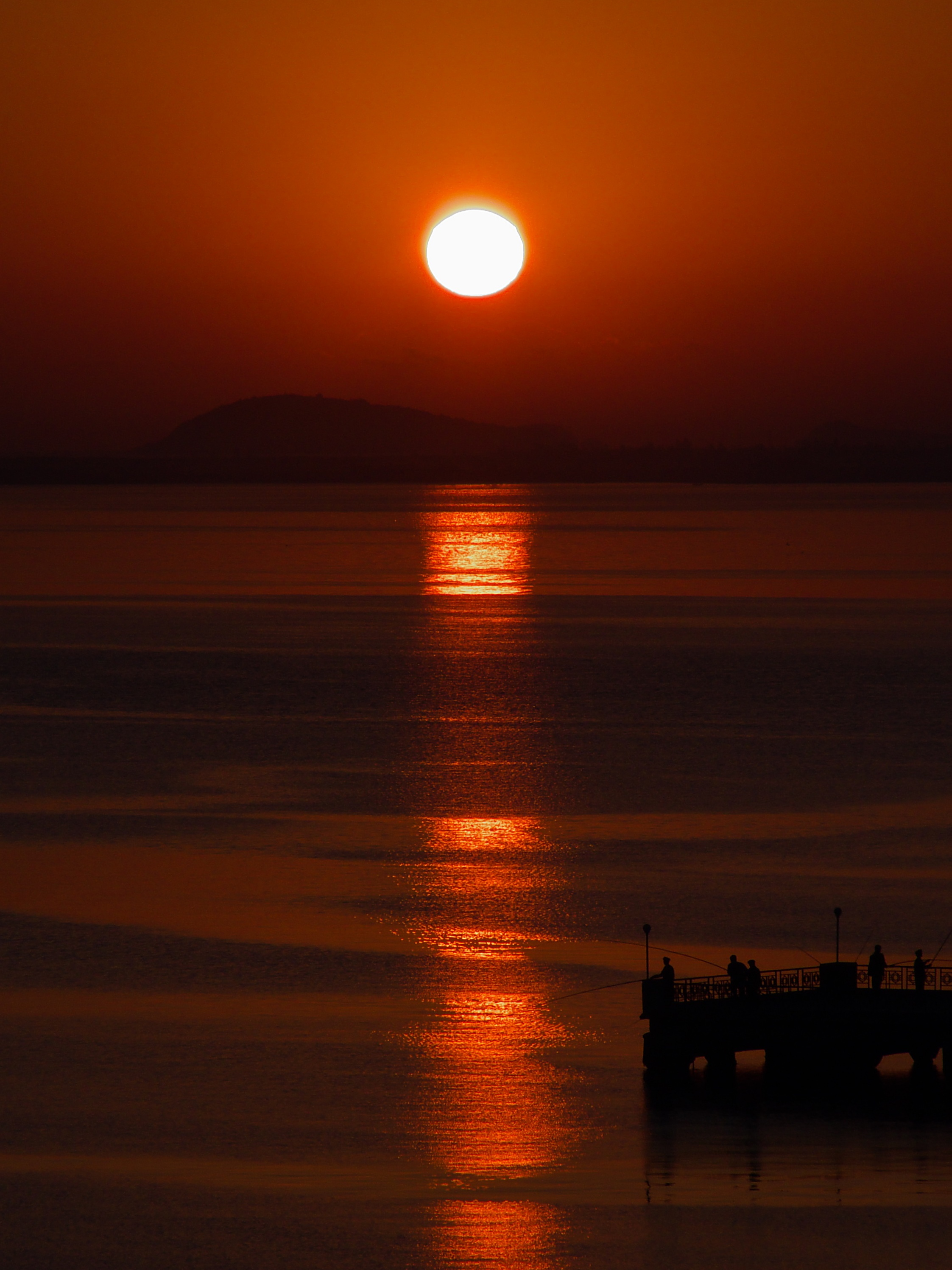 Wallpaper Sunrise, Sun, Silhouettes, Fishermen, Sea - Sunset - HD Wallpaper 