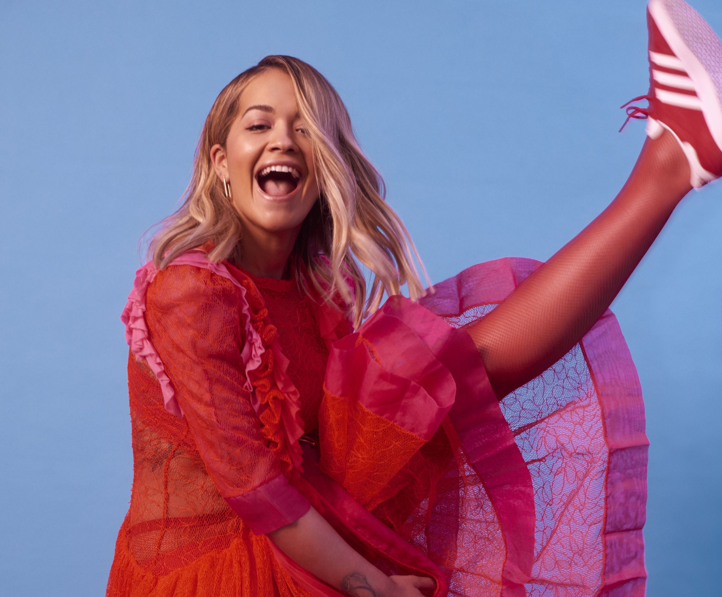 Singer - HD Wallpaper 