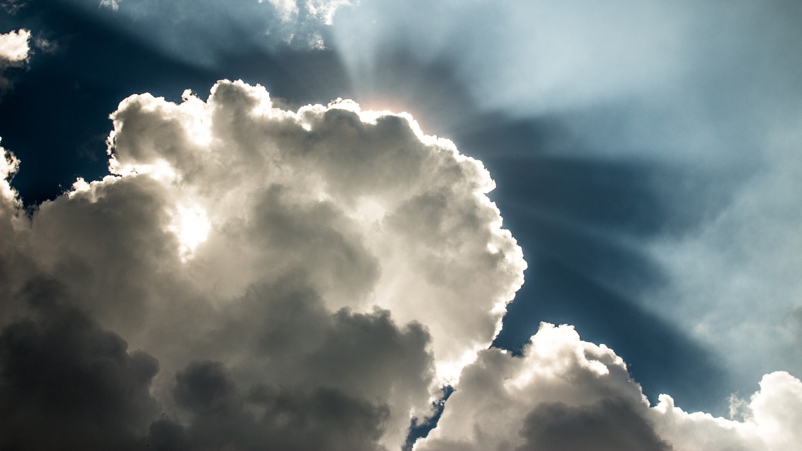 Wallpaper White Clouds, Sky, Glare - Sky Worms Eye View - HD Wallpaper 