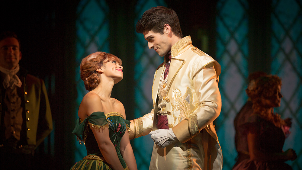 Frozen Play Disneyland - Black Anna Frozen Broadway - HD Wallpaper 