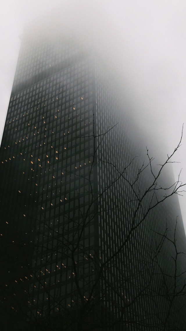 Skyscraper Covered In Fog Iphone Wallpaper - Iphone 5s Wallpaper Fog - HD Wallpaper 