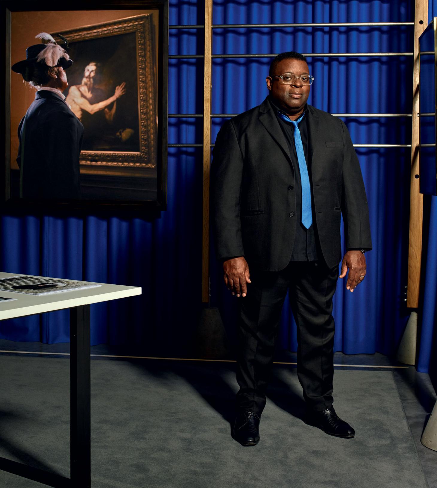 Isaac Julien Portrait At Lina Bo Bardi Exhibition - Isaac Julien Lina Bo Bardi - HD Wallpaper 