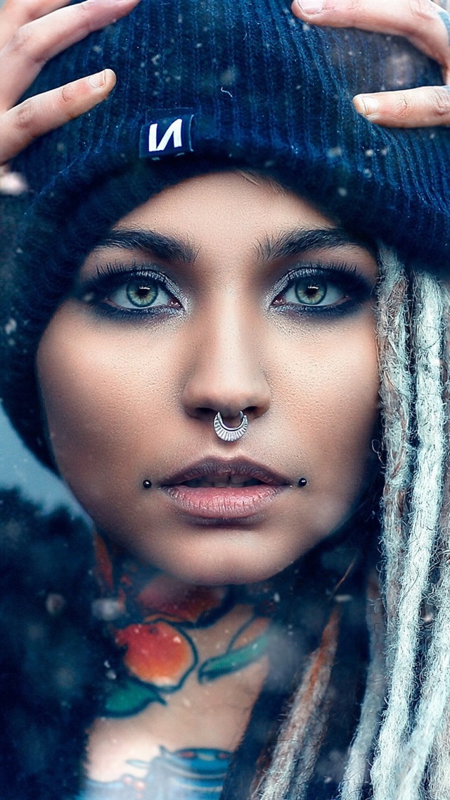 Iphone Wallpaper Girl, Makeup, Hat, Tattoo, Snowy - Tattoo Girl Wallpaper Iphone - HD Wallpaper 