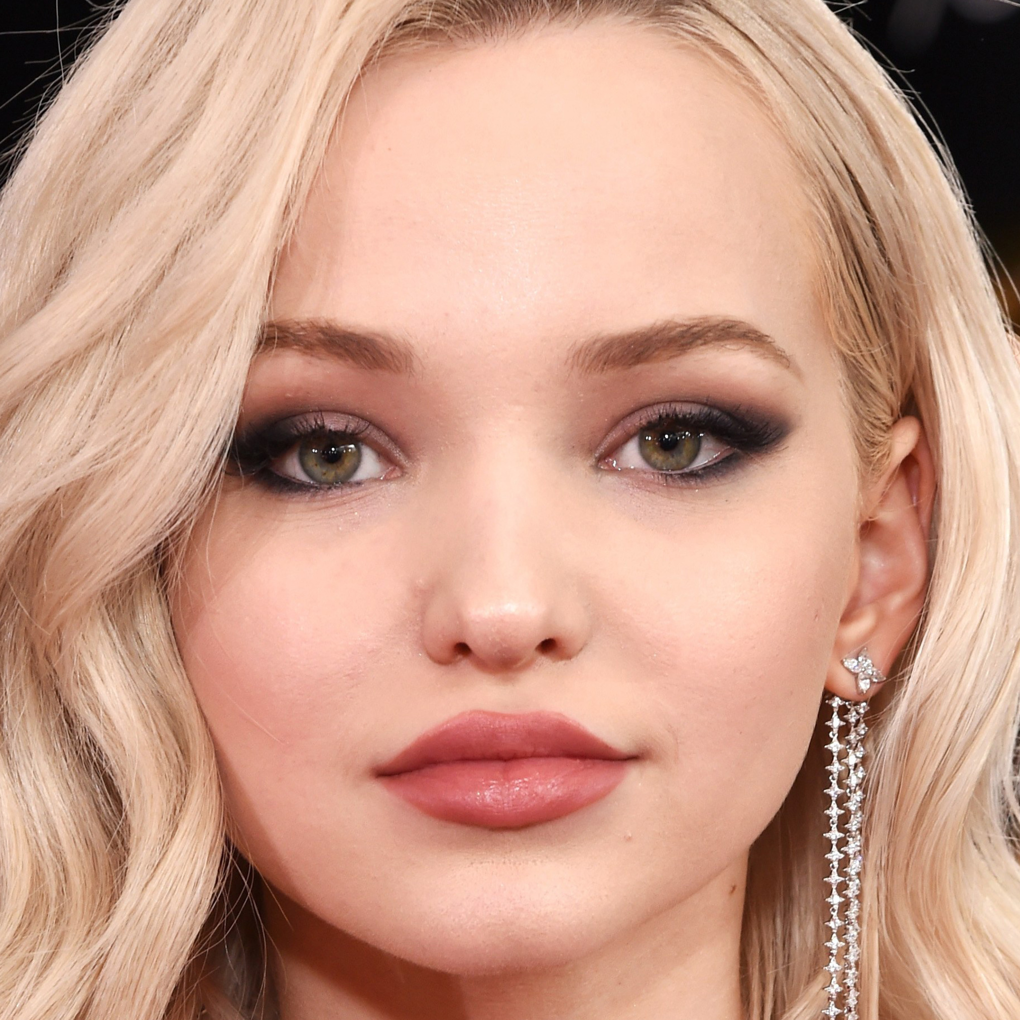 Dove Cameron - HD Wallpaper 