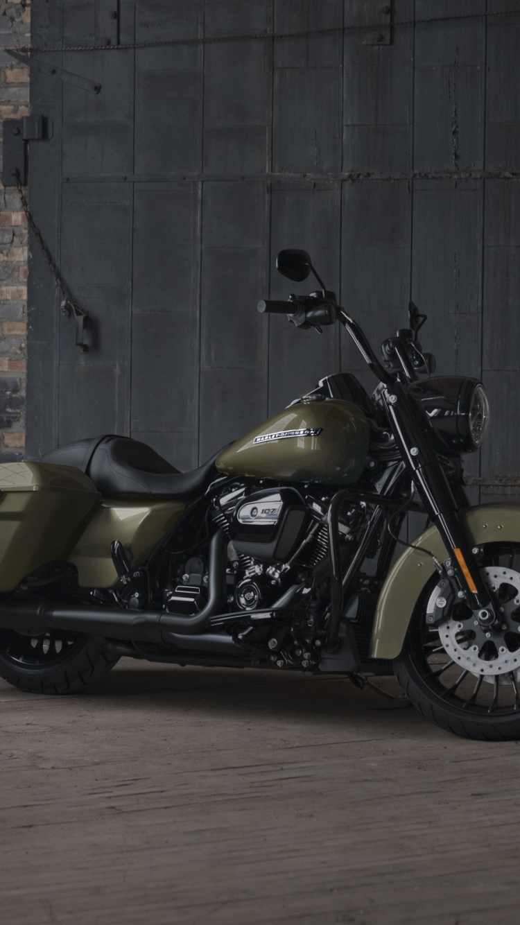 Dark Green, 2018, Harley-davidson Road King, Wallpaper - HD Wallpaper 
