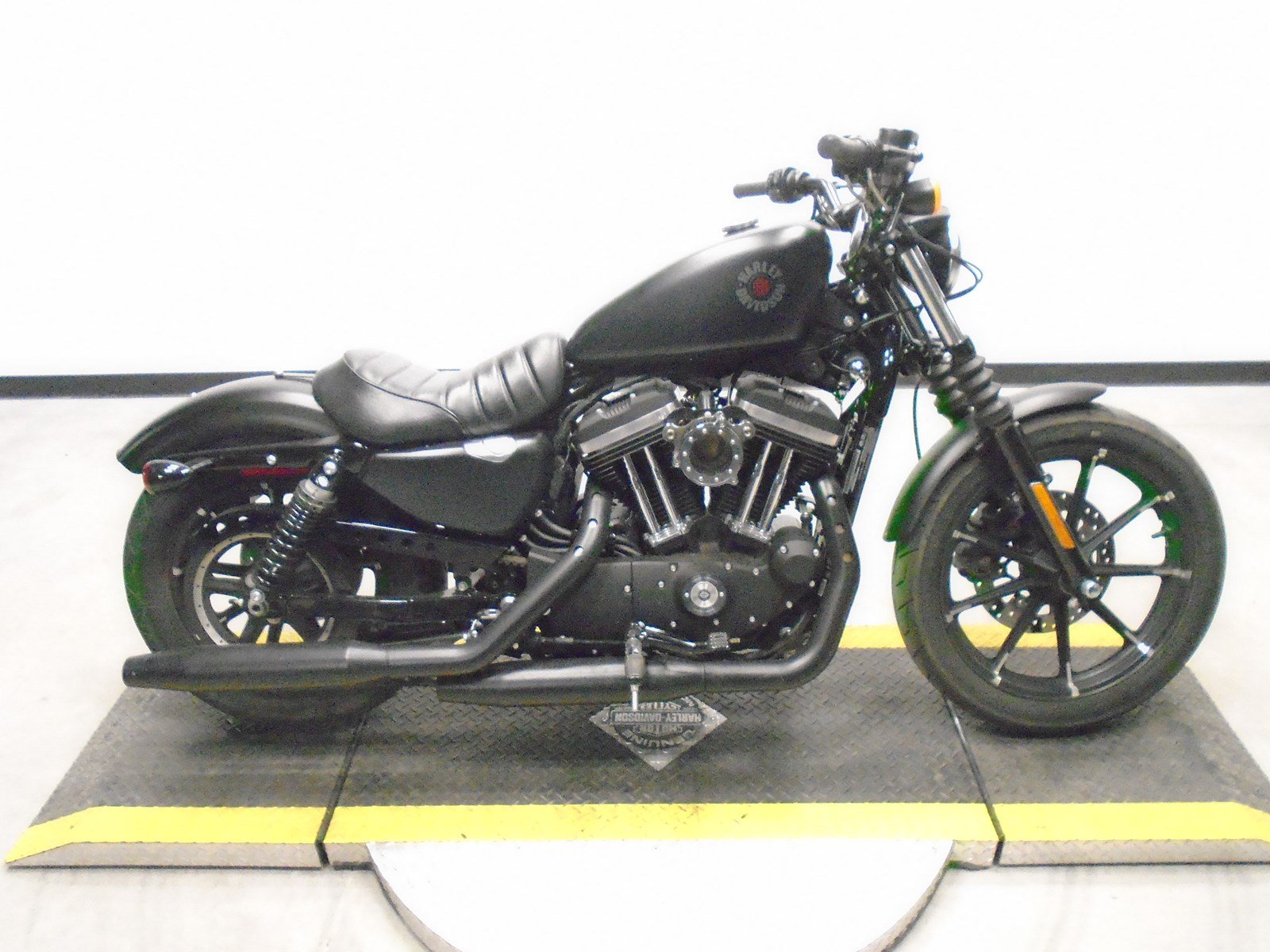 2019 Harley Davidson Sportster Iron 883 New - HD Wallpaper 