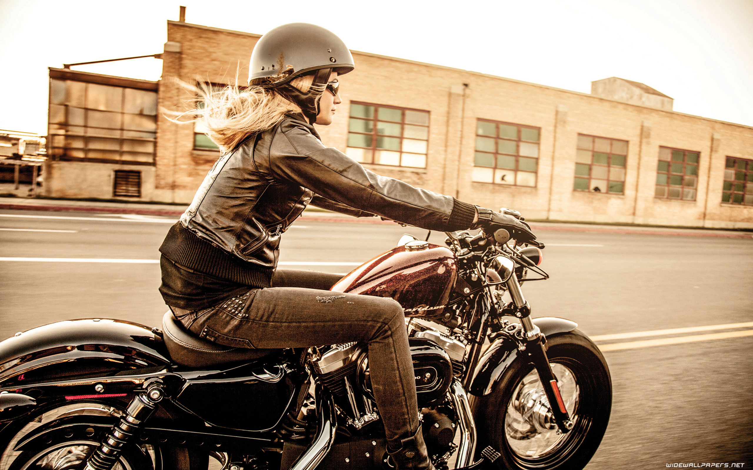 Women Riding Motorcycles - HD Wallpaper 