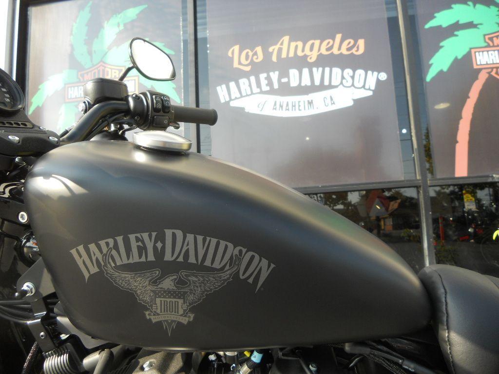 Harley Davidson Iron 883 - Motorcycle - HD Wallpaper 