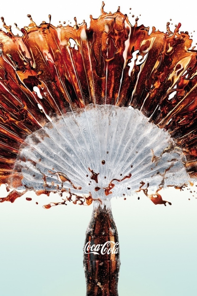 Coca Cola Spraying Out - HD Wallpaper 
