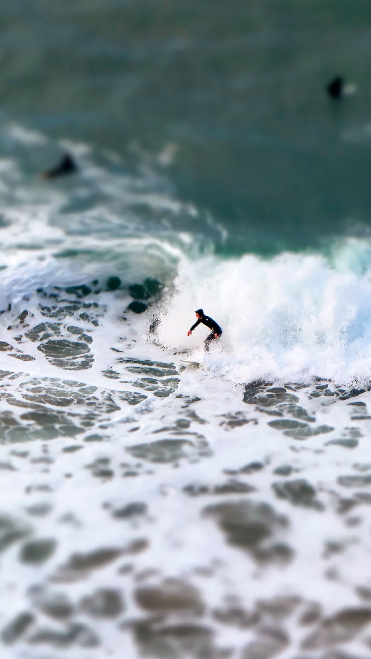 Surfing Wave Wallpaper Iphone - HD Wallpaper 