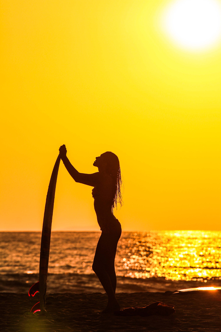 A Photo Project For All Surfer Girls - Girls Surf - HD Wallpaper 