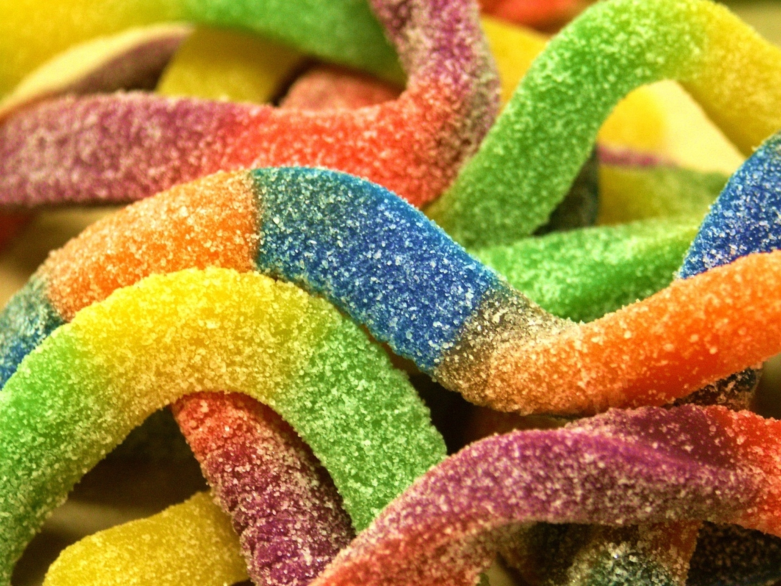 Sour Patch Gummy Worms - HD Wallpaper 