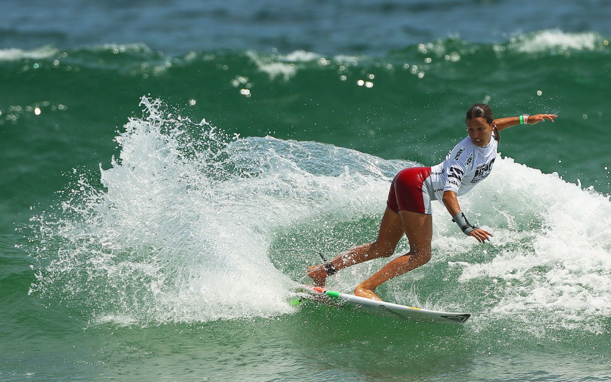 Water Surfing Wallpaper - Surfboard - HD Wallpaper 