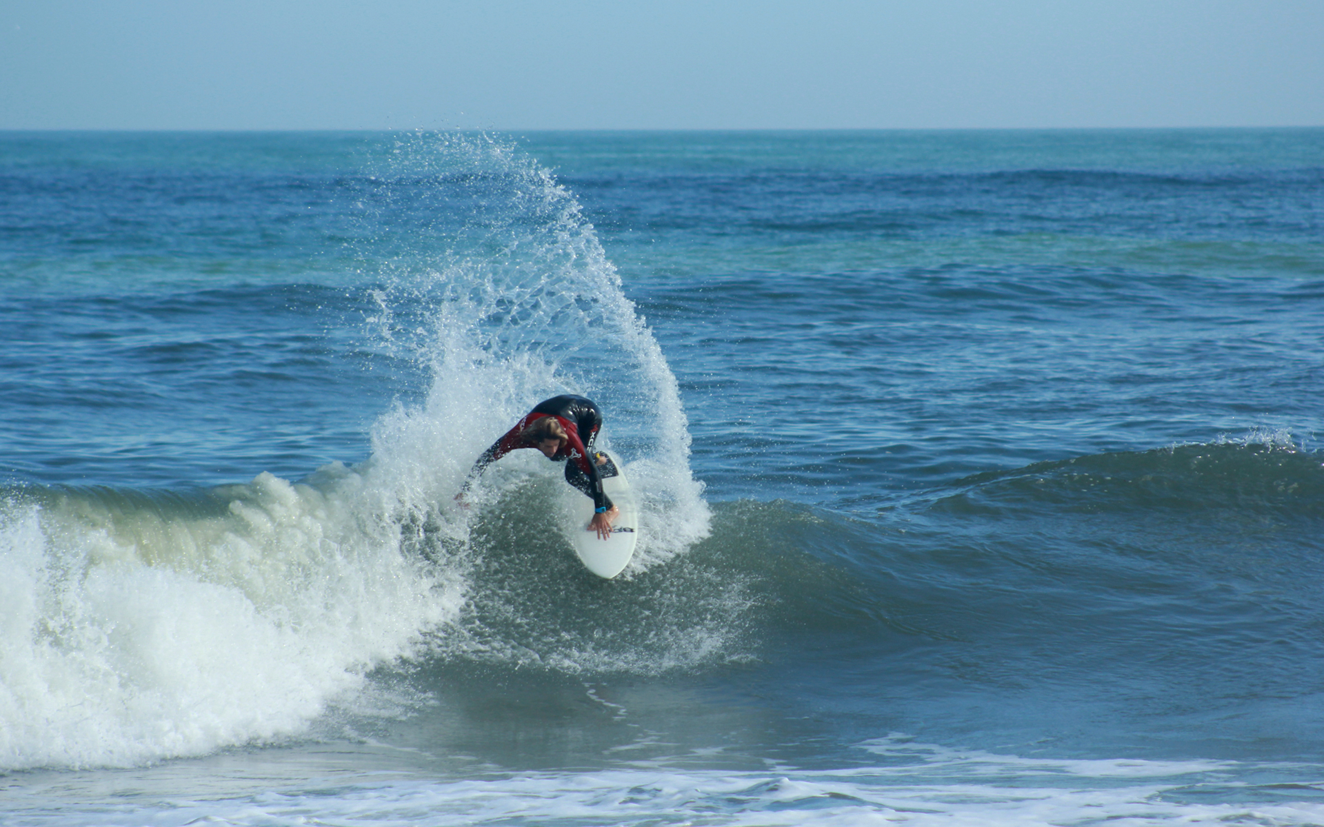 Surfing - HD Wallpaper 