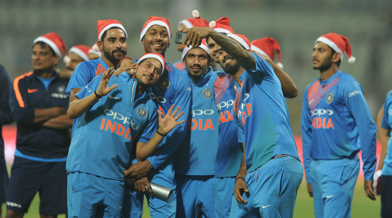 Christmas Celebration By Indian Cricket Team - HD Wallpaper 