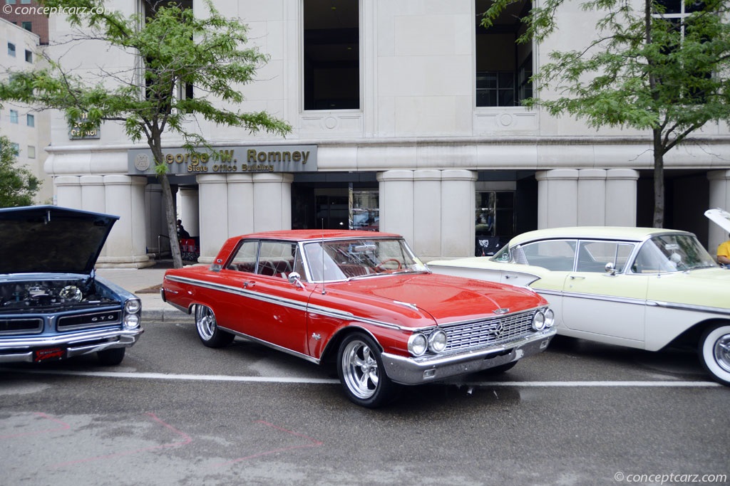 1962 Ford Galaxie - Antique Car - HD Wallpaper 