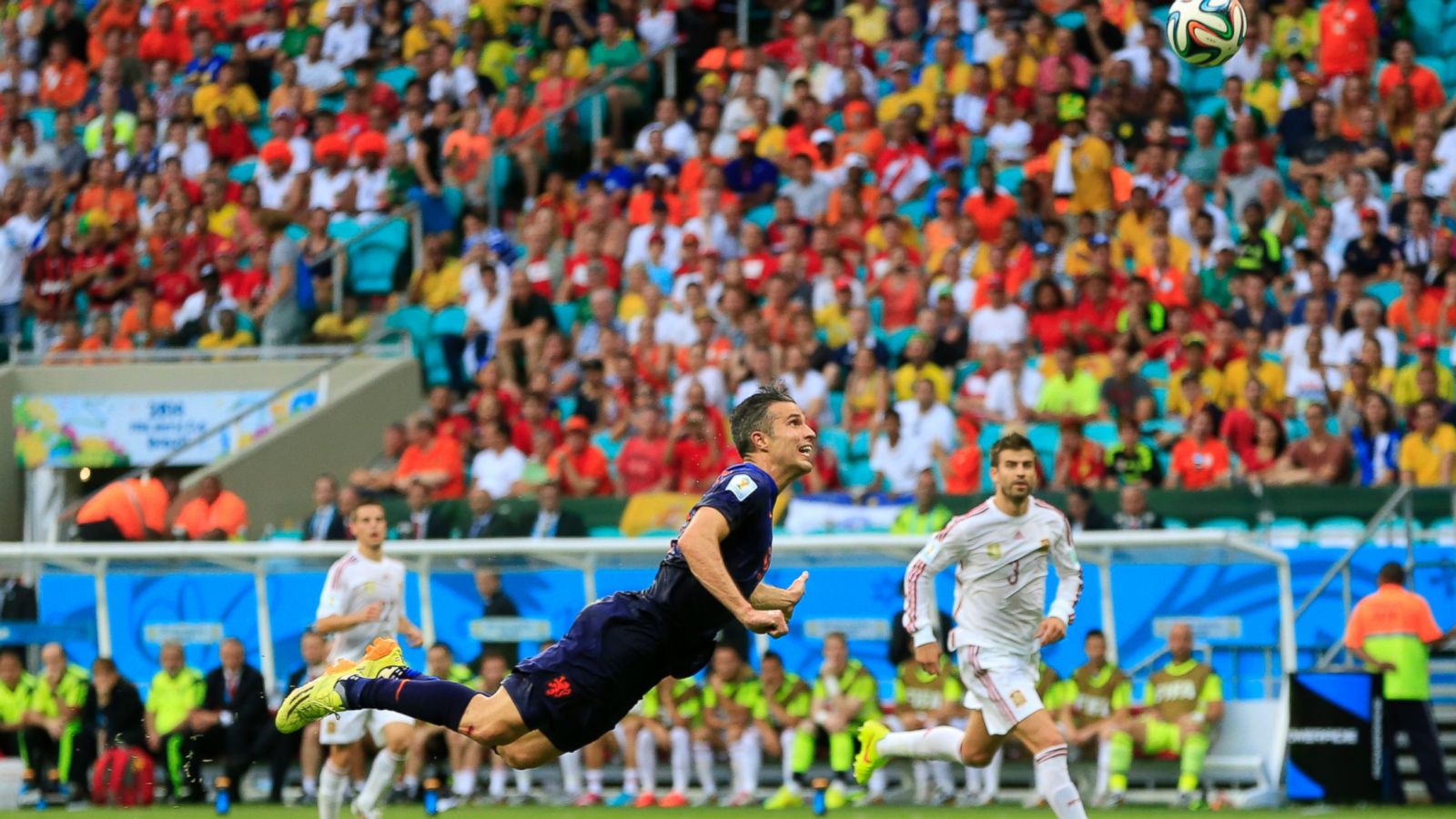 Fifa World Cup 2014 Van Persie - HD Wallpaper 