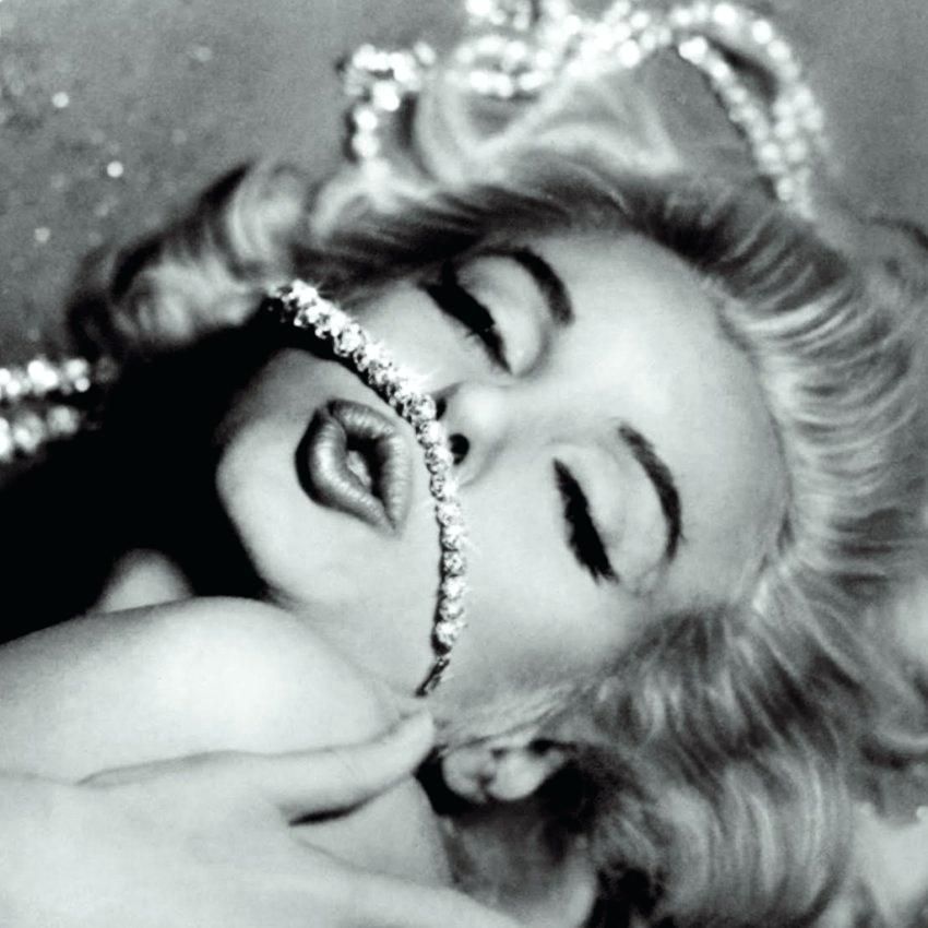 Marilyn Monroe With Diamonds - HD Wallpaper 