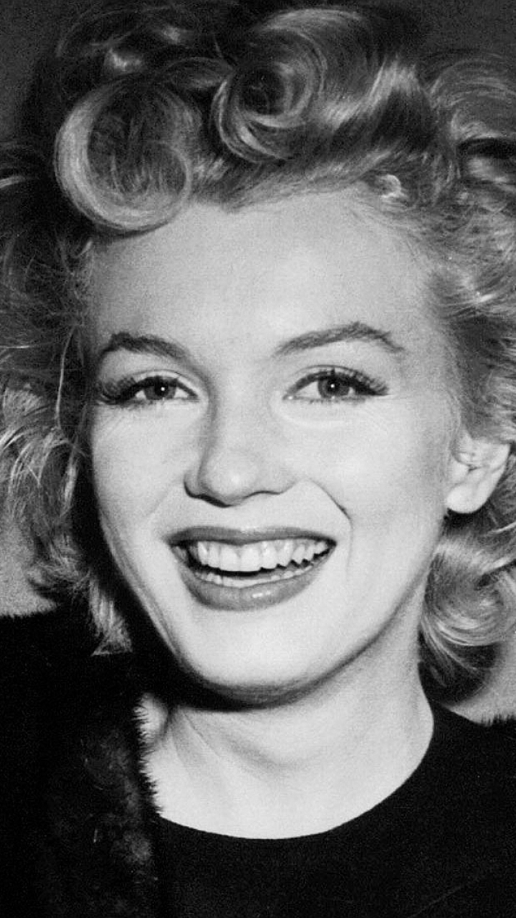 Marilyn Monroe Usual Life - HD Wallpaper 