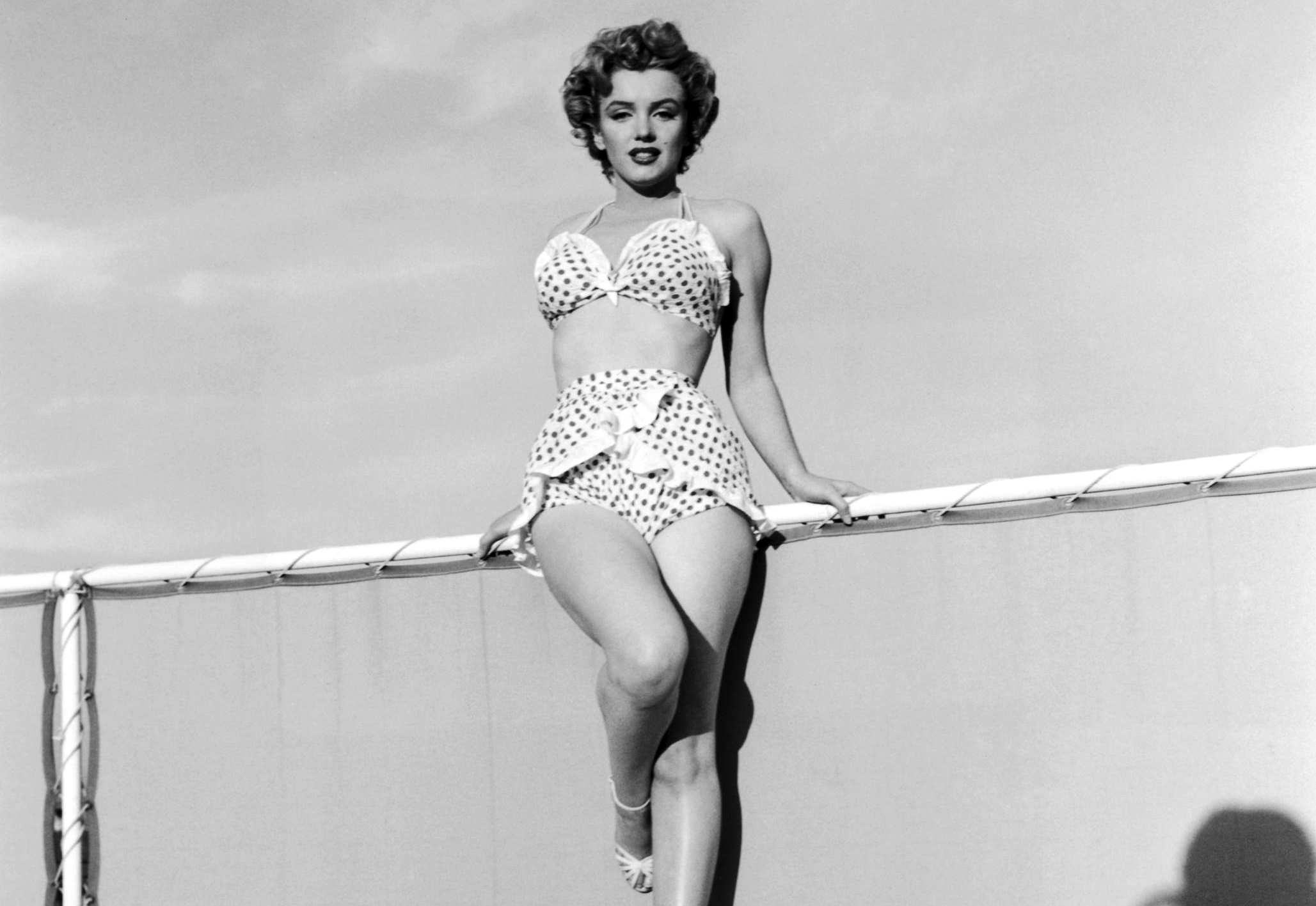 Marilyn Monroe Bikini - HD Wallpaper 