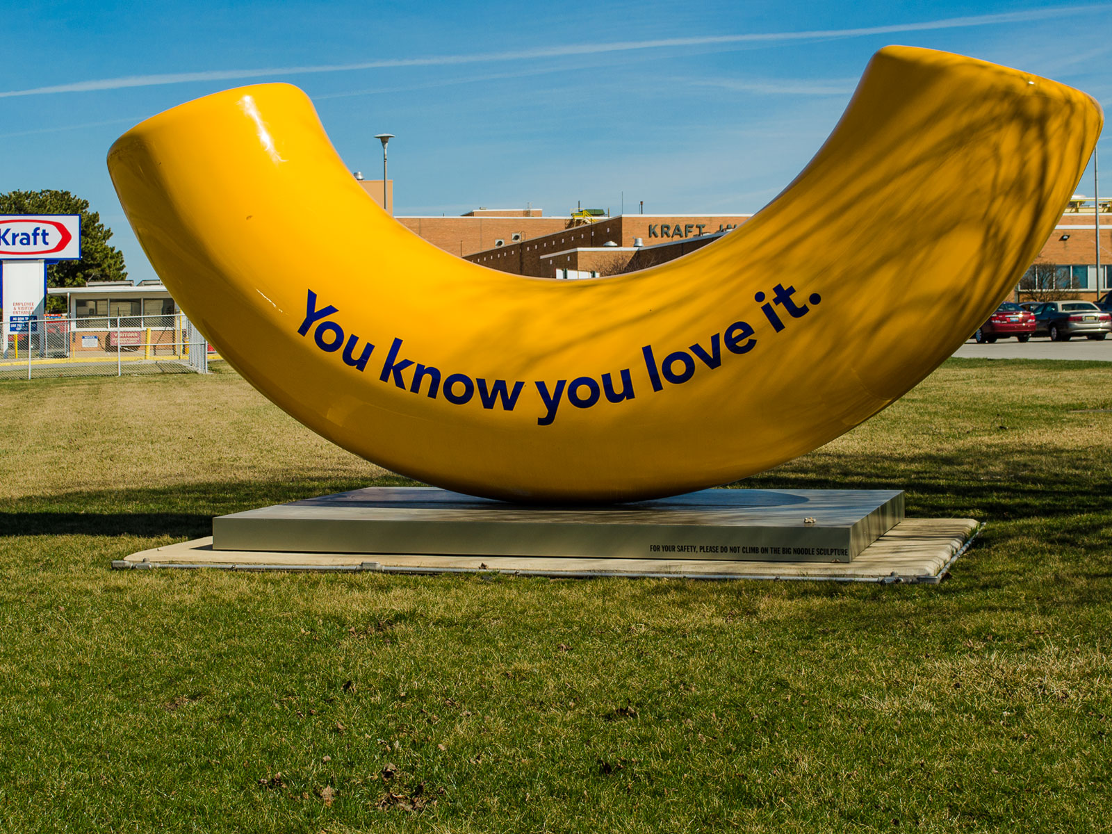 A Giant Macaroni Sculpture Outside The Kraft Foods - Banana - HD Wallpaper 