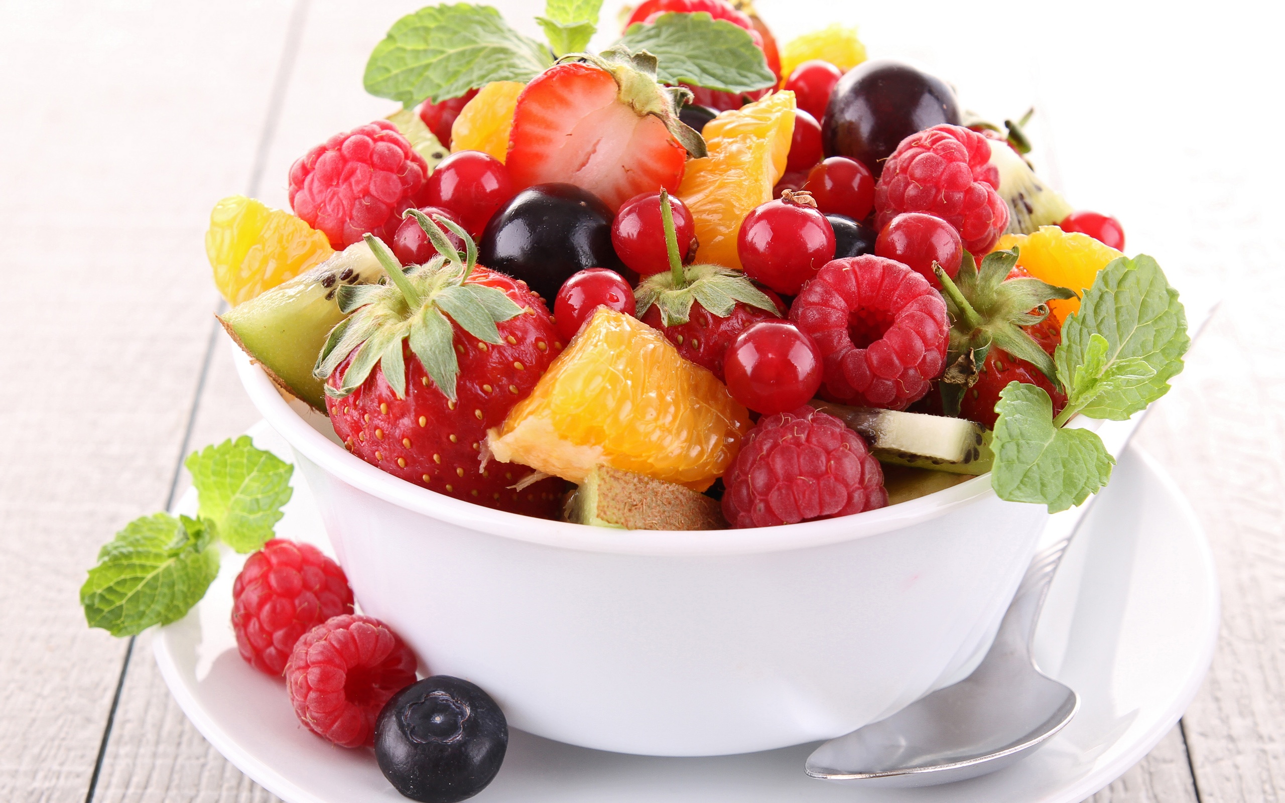 Wallpaper Delicious Fruit Salad, Strawberry, Raspberry, - Fruit Salad White Bowl - HD Wallpaper 