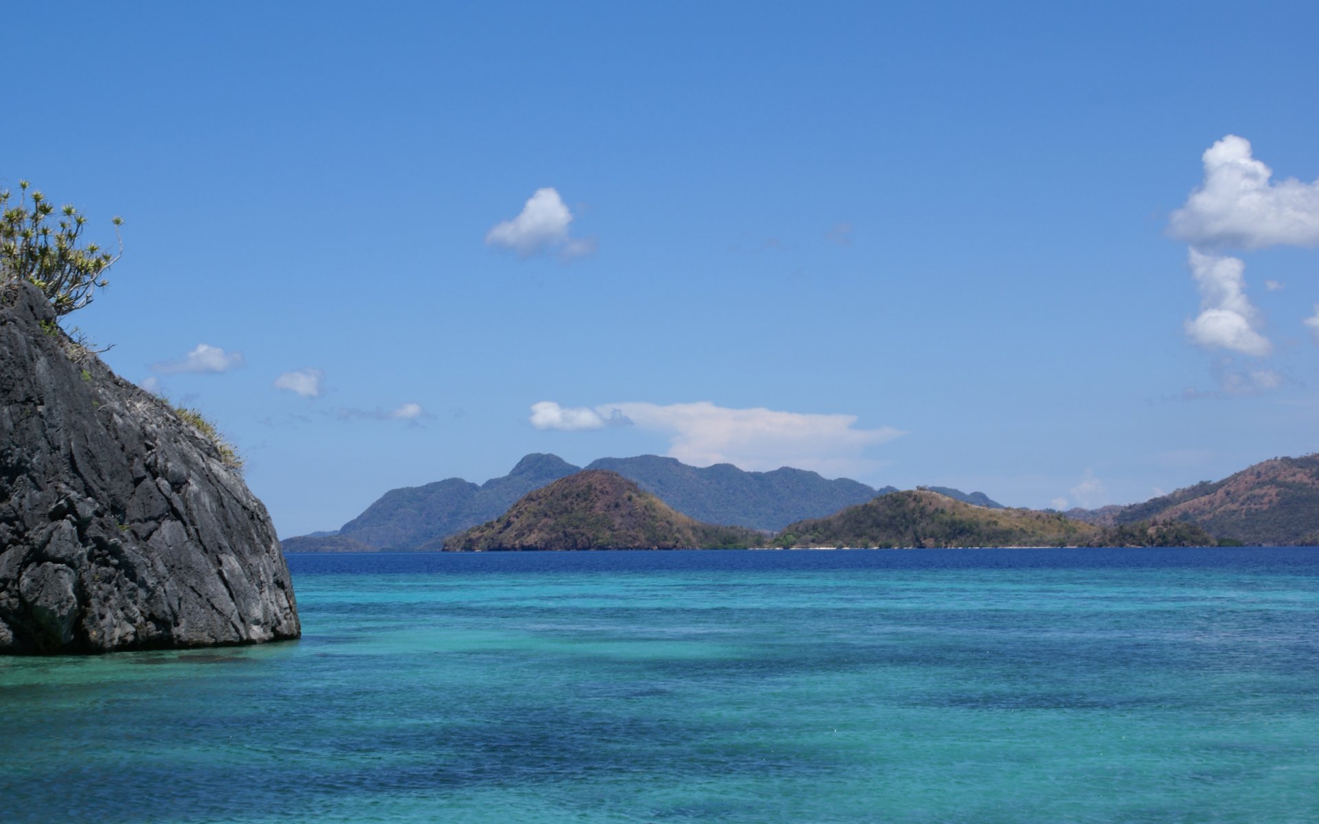 Blue Ocean Wallpaper - Ocean - HD Wallpaper 