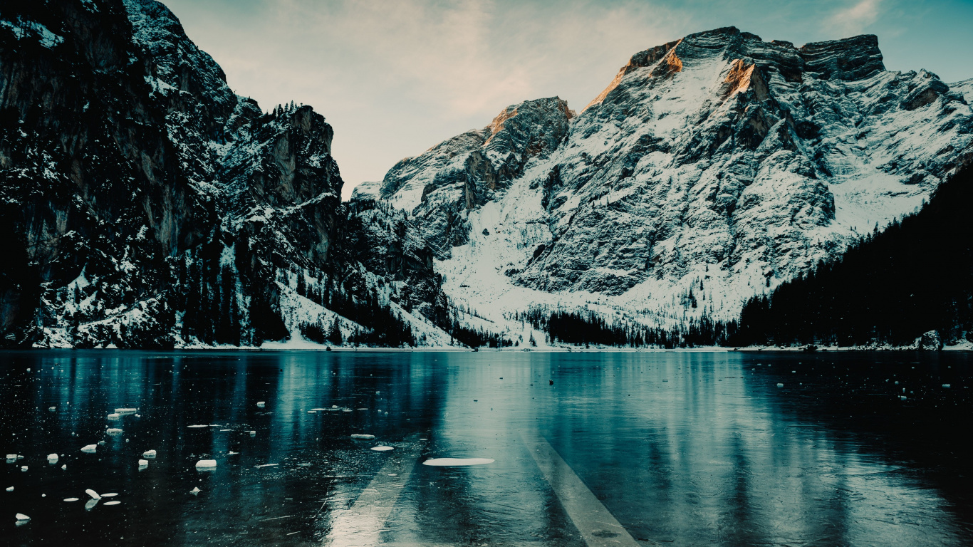 Winter, Mountains, Floating Ice, Lake, Nature, Wallpaper - Pragser Wildsee - HD Wallpaper 