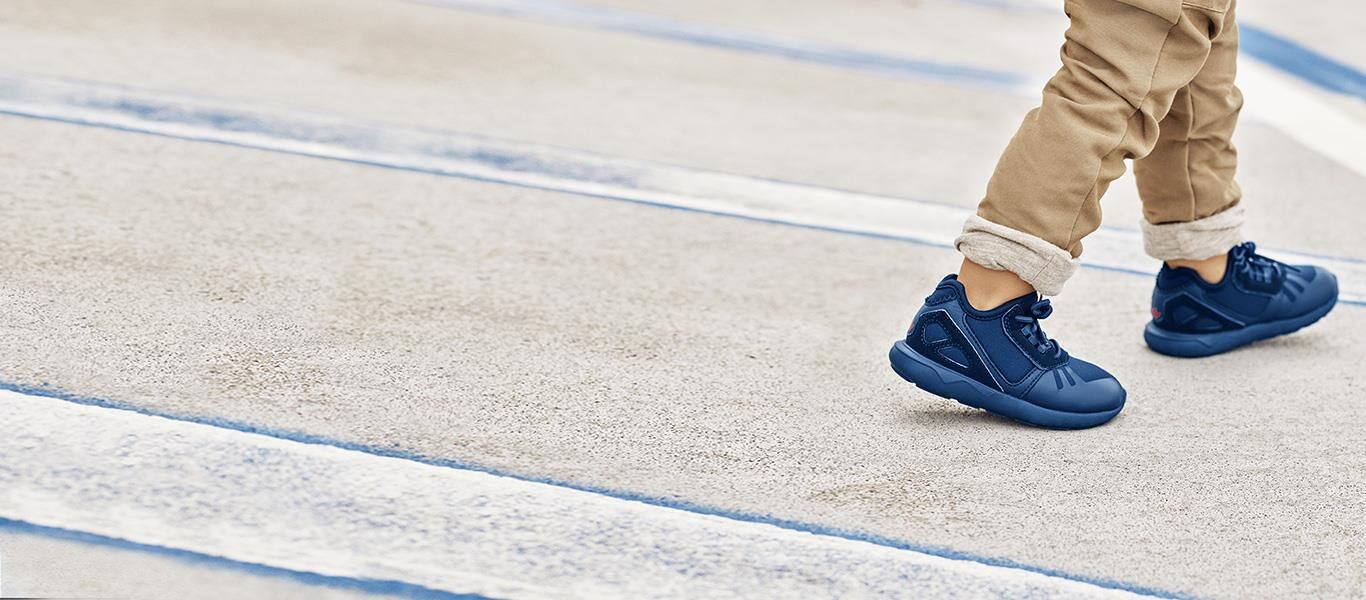 Kids Shoes - 1366x600 Wallpaper - teahub.io