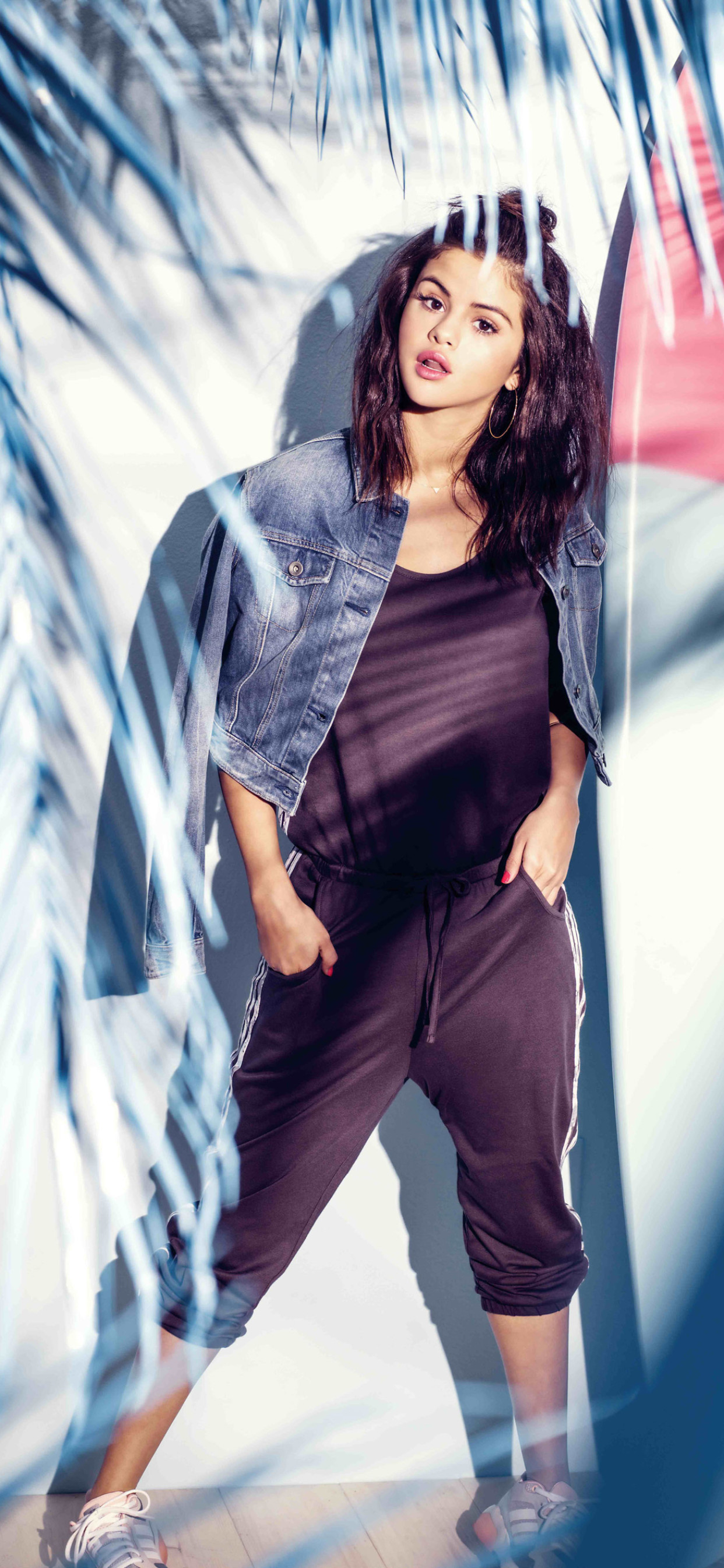 Cute Photos Of Selena Gomez - HD Wallpaper 