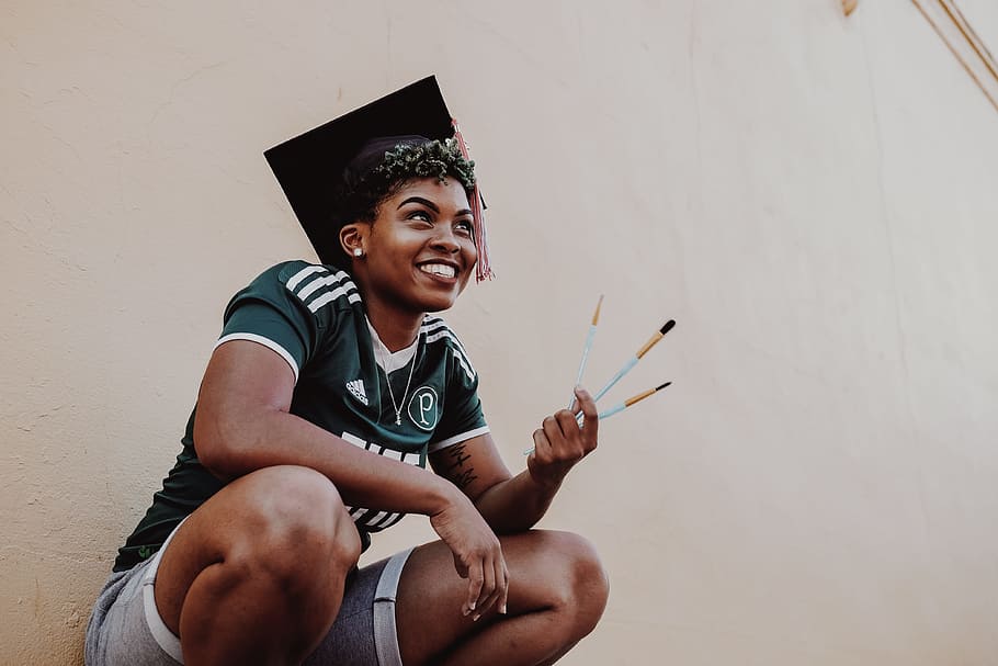 Woman Wearing Green And White Adidas Jersey Shirt, - Graduation Ceremony - HD Wallpaper 