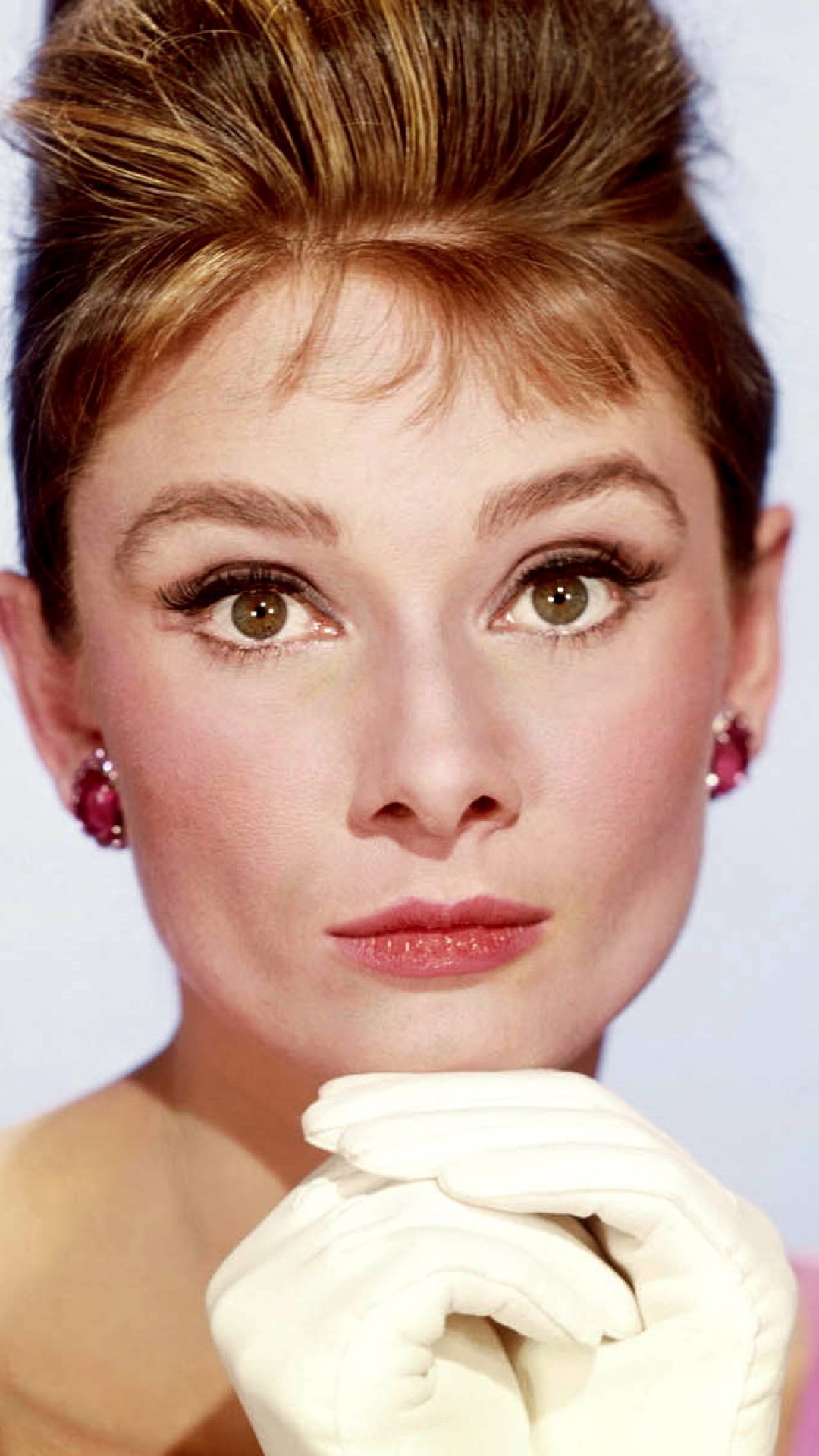 Download Free Audrey Hepburn Wallpaper For Android - Audrey Hepburn Close Up - HD Wallpaper 