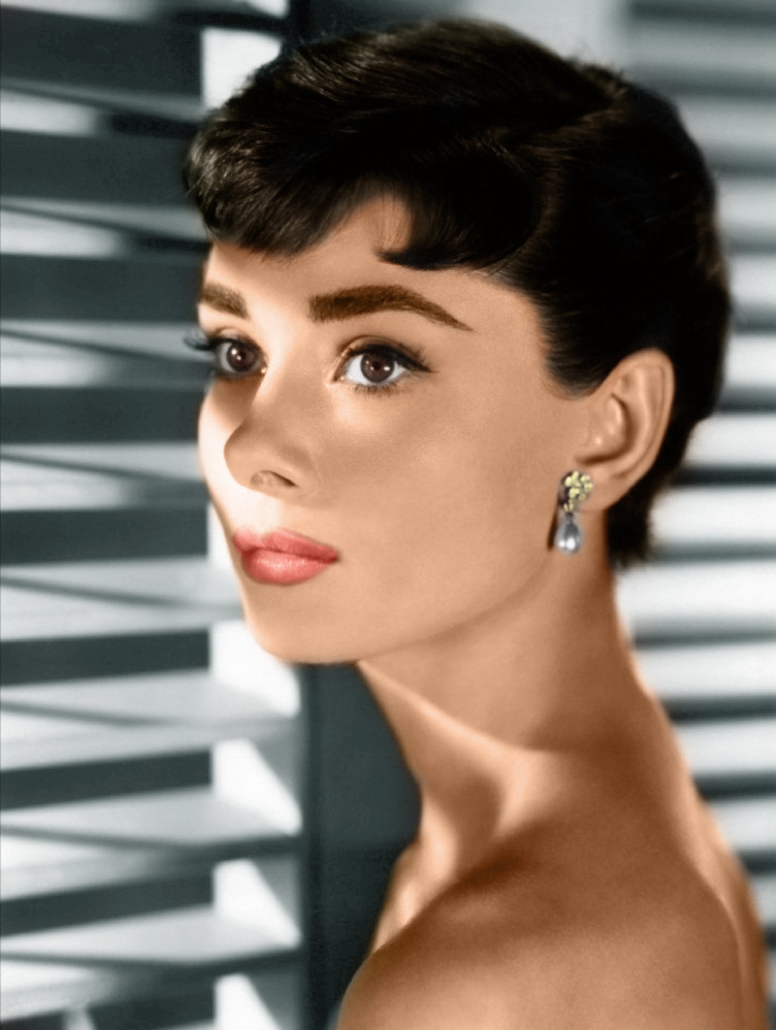 Audrey Hepburn Hd Pictures - Audrey Hepburn Eyebrows - HD Wallpaper 