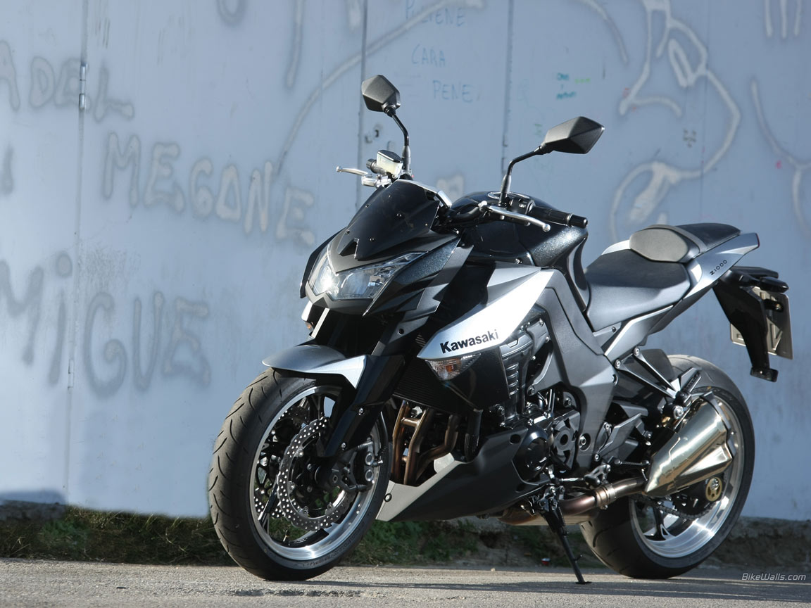 Kawasaki Z1000 2010 - HD Wallpaper 