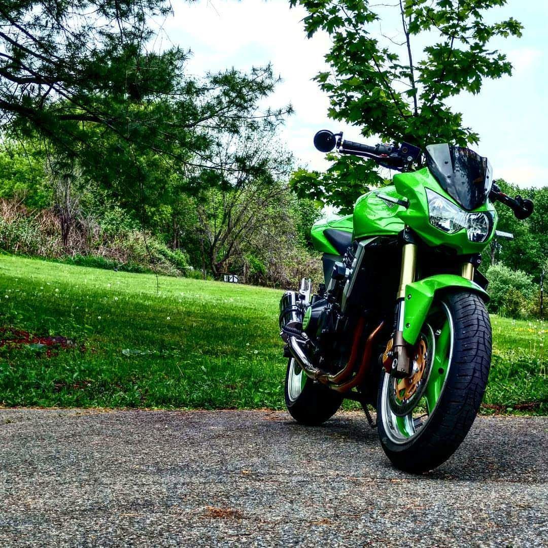 Kawasaki Z1000 2004 - HD Wallpaper 