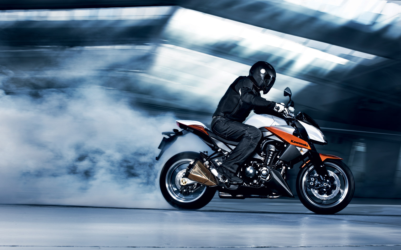 Kawasaki Z1000 2010 - HD Wallpaper 