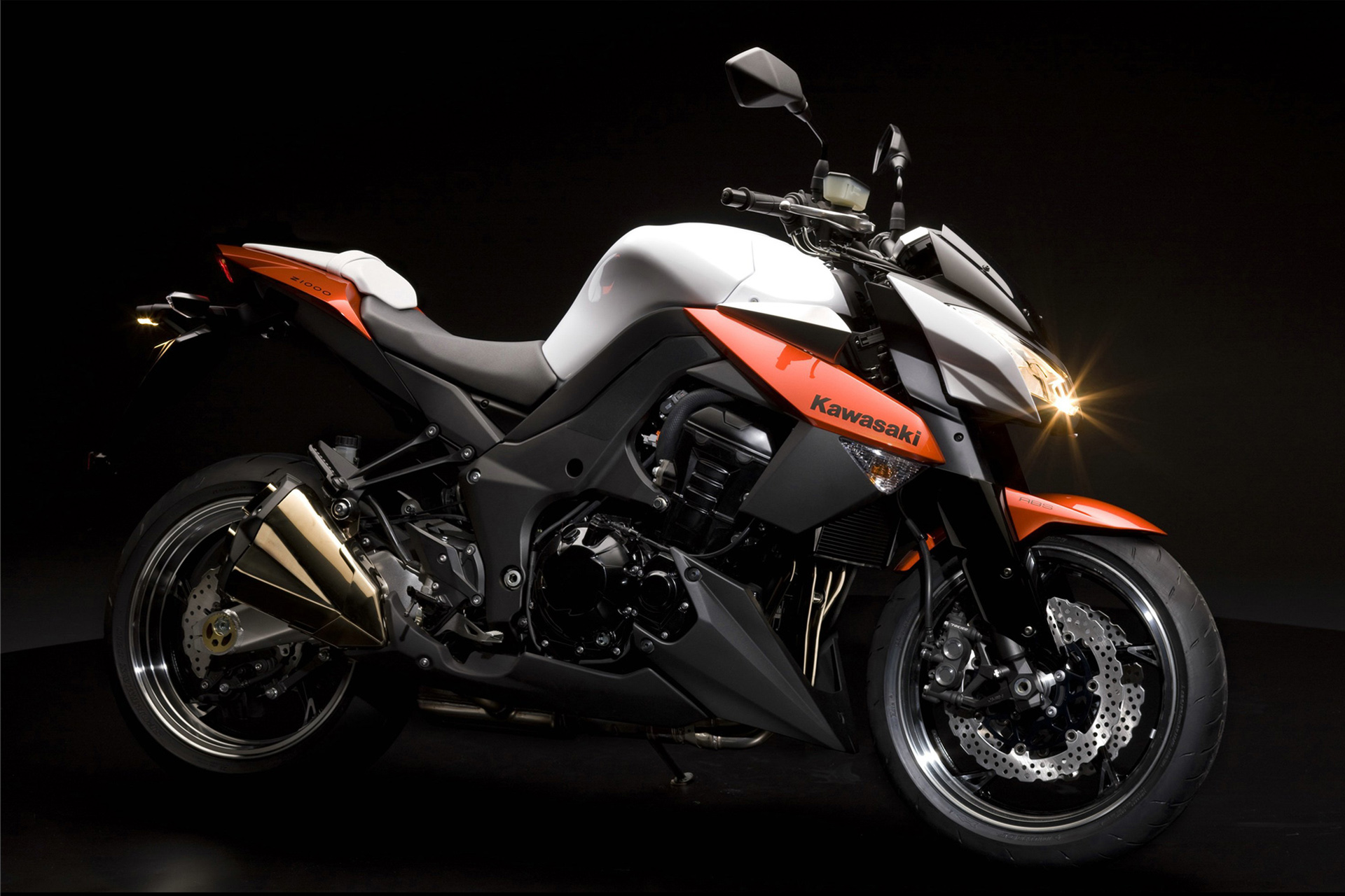 Kawasaki Z1000 Photo - Kawasaki Z1000 2010 - HD Wallpaper 