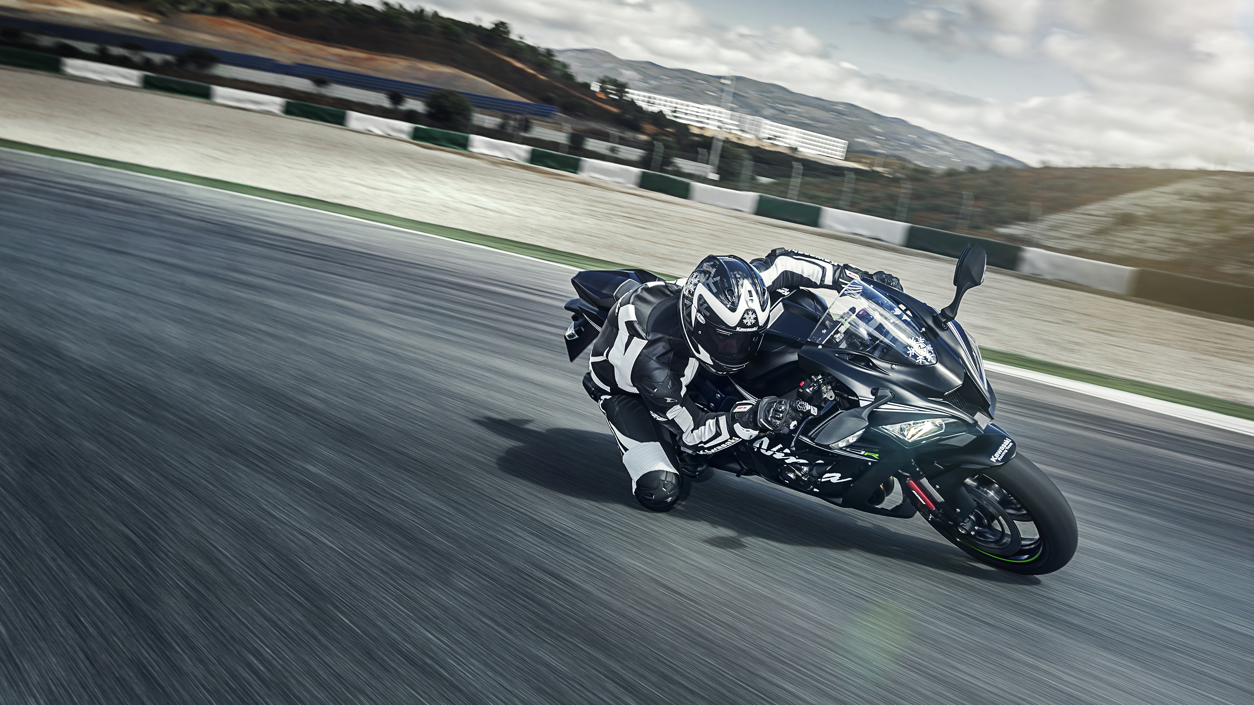Kawasaki Ninja Winter Edition - HD Wallpaper 