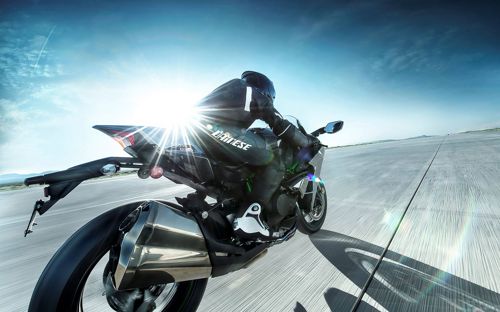 2015 Kawasaki Ninja H2 Close Up Wallpapers - Fondos De Pantalla Laptop Kawasaki H2r - HD Wallpaper 