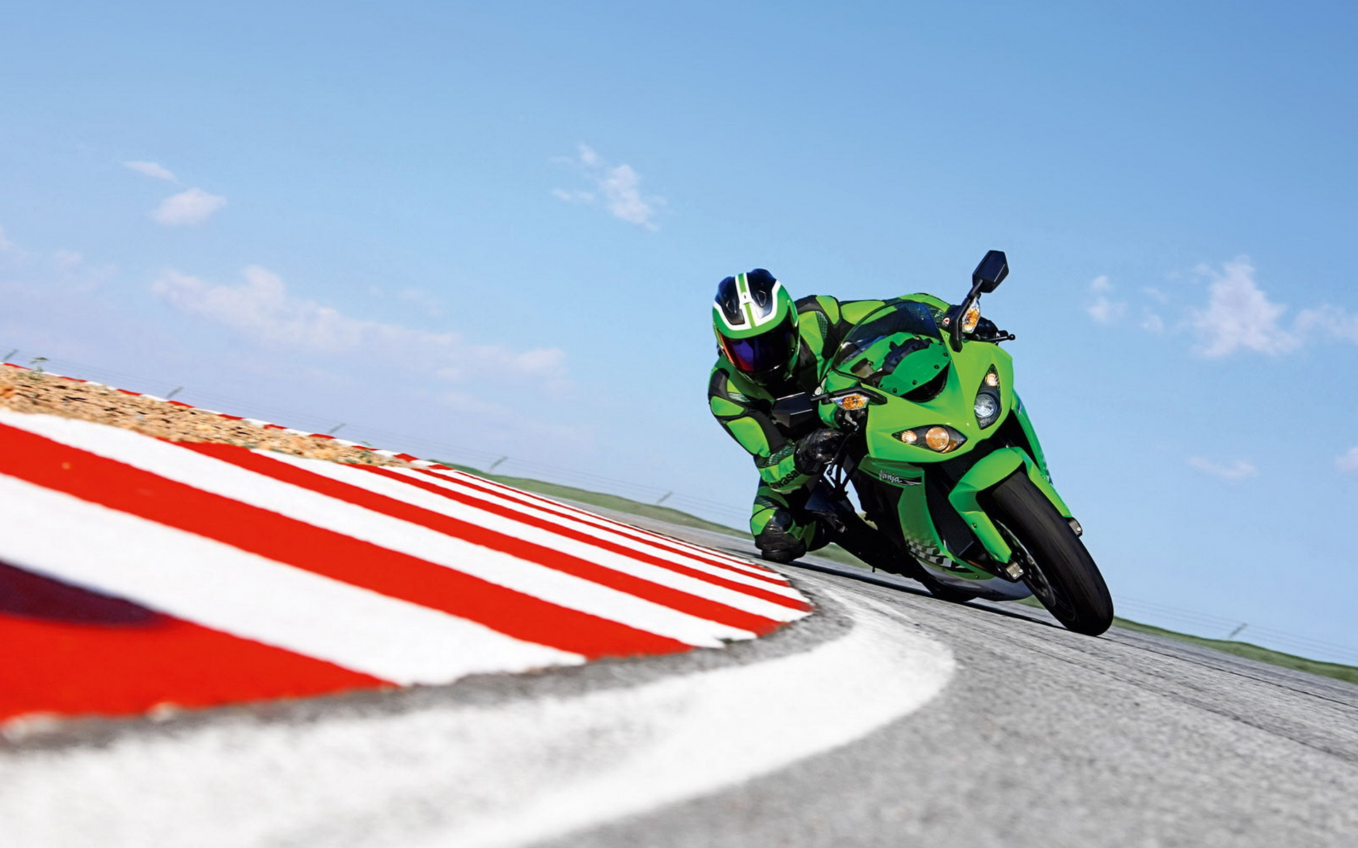 Zx 10r - HD Wallpaper 