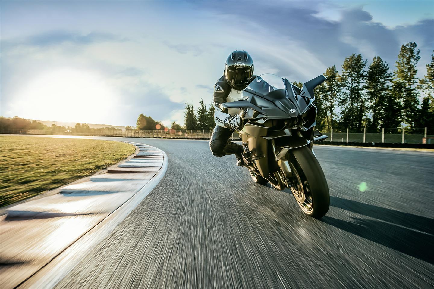 Kawasaki Ninja H2r Image - Kawasaki Ninja H2r Nature - HD Wallpaper 