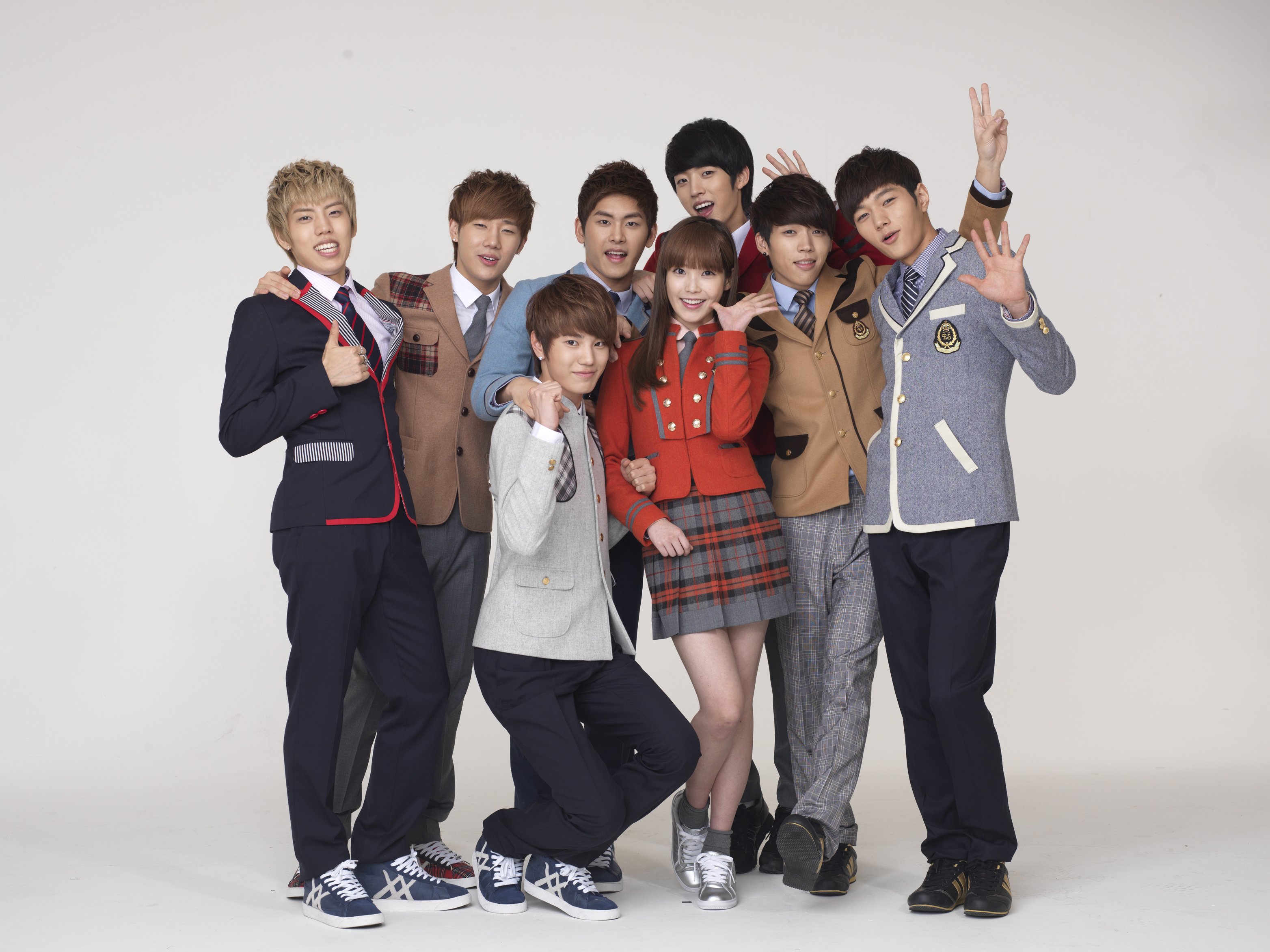 Infinite L And Iu - HD Wallpaper 