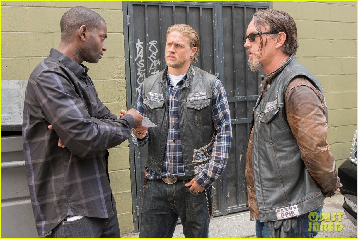 Sons Of Anarchy Series Finale Spoilers - Walking Dead Sons Of Anarchy - HD Wallpaper 